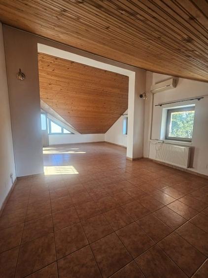 Casă individuală cu 5 camere cu Canalizare în Herăstrău