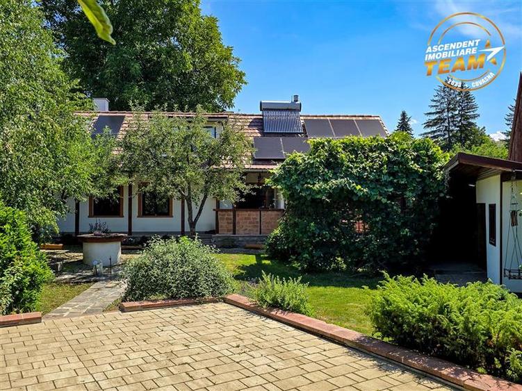 Casă individuală cu 7 camere cu Canalizare în Exterior Est