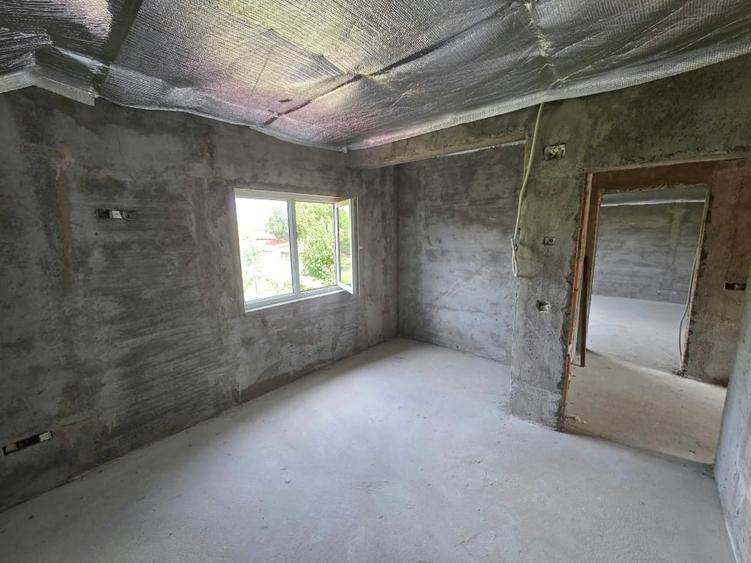 Casă individuală cu 5 camere cu Teren 513 Mp în Giarmata