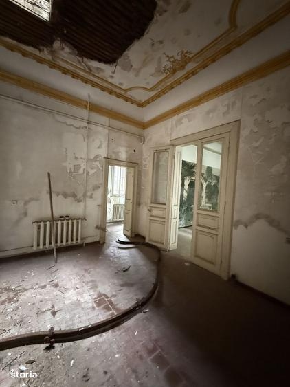 Casă cu 4 camere în Dorobanți