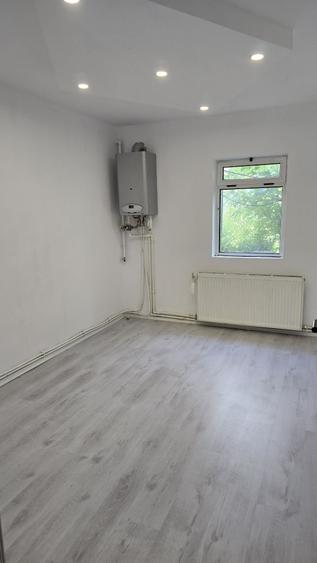 Spațiu comercial, de 80 mp, în Decebal