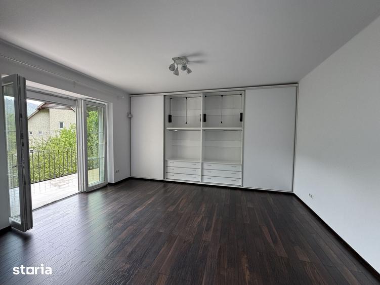 Apartament cu 2 camere, mobilat în Schei