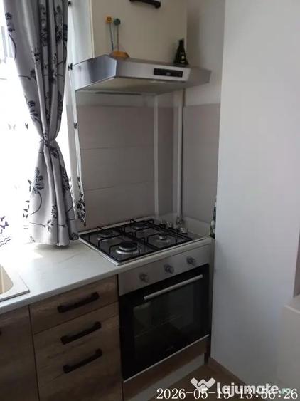 Apartament cu 2 camere decomandat în 1 Decembrie