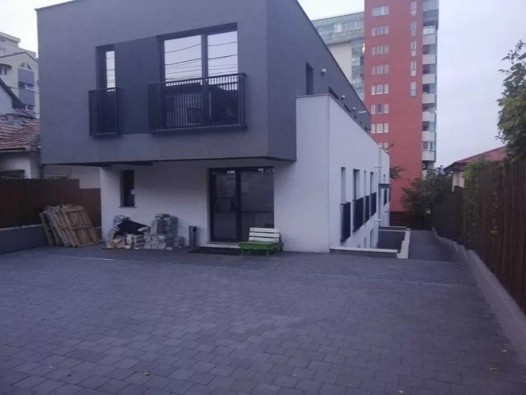 Birou, de 500 mp, în Zorilor