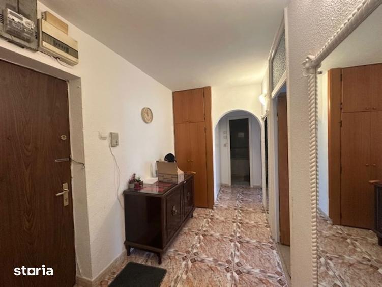 Apartament cu 2 camere decomandat în Colentina