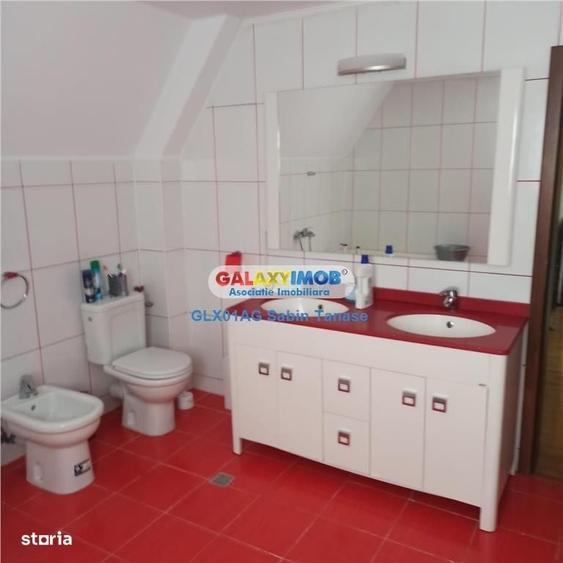 Casă cu 4 camere în Prundu