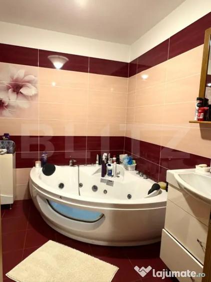 Casă cu 5 camere cu Canalizare în Tractorul