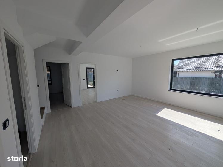 Casă cu 4 camere cu Teren 400 Mp în Central