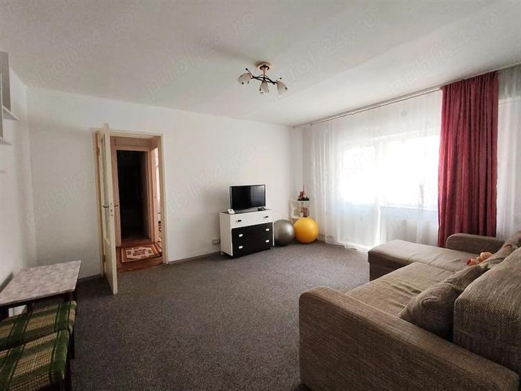 Apartament cu 2 camere semidecomandat, mobilat în Girocului