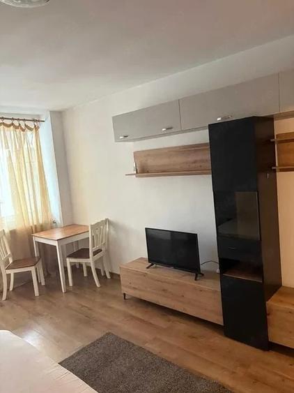 Garsonieră decomandată în P-ța Alba Iulia