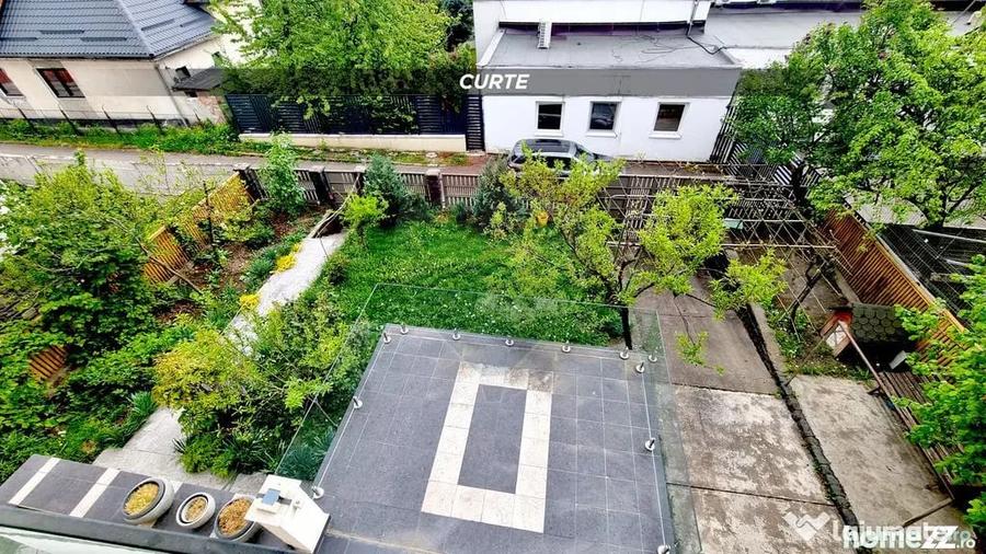 Casă cu 7 camere cu Teren 460 Mp în Traian