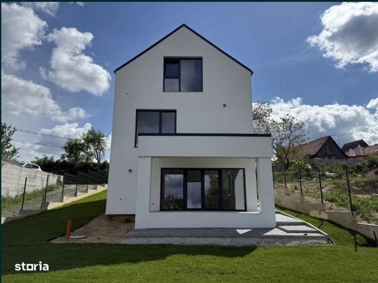 Casă cu 4 camere în Feleacu