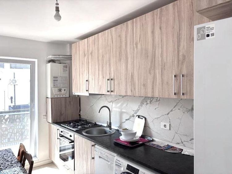 Apartament cu 3 camere decomandat, mobilat în Ozana