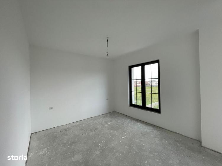 Casă cu 4 camere în Ghiroda