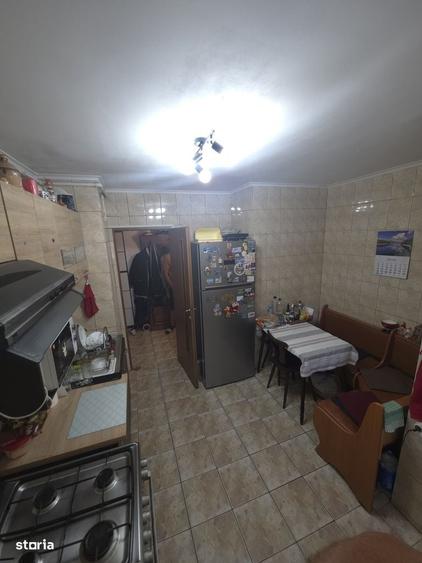 Apartament 3 camere 2 bai Str Pecineaga - 11