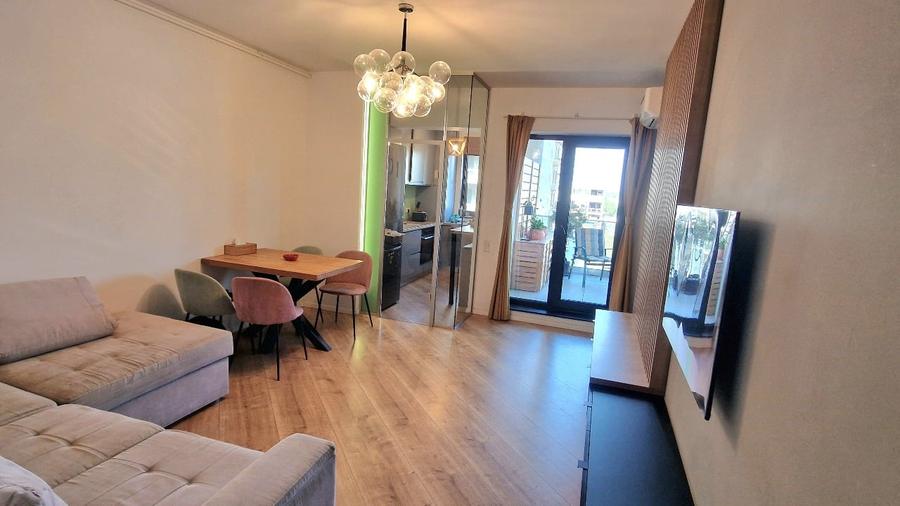 Apartament cu 3 camere decomandat, mobilat în Central