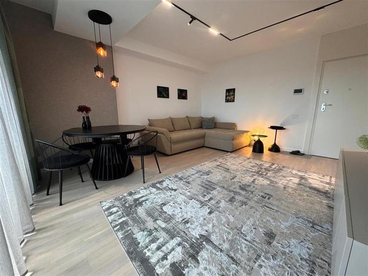 Apartament cu 2 camere decomandat, mobilat în P-ța Mihai Viteazu