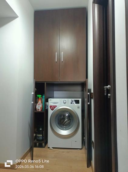Apartament cu 3 camere decomandat în Exterior Vest