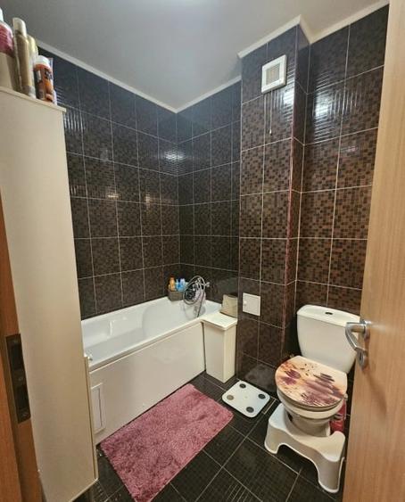 Apartament cu 3 camere semidecomandat, mobilat în Ghencea