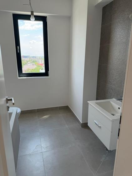 Penthouse cu 4 camere decomandat în Parcul Carol