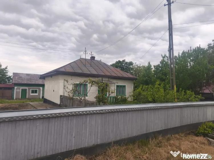 Casă cu 2 camere cu Teren 1600 Mp în Grămești