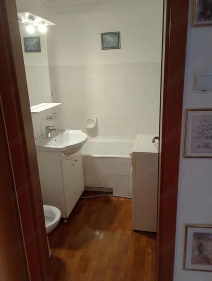 Apartament cu 2 camere decomandat în Tractorul