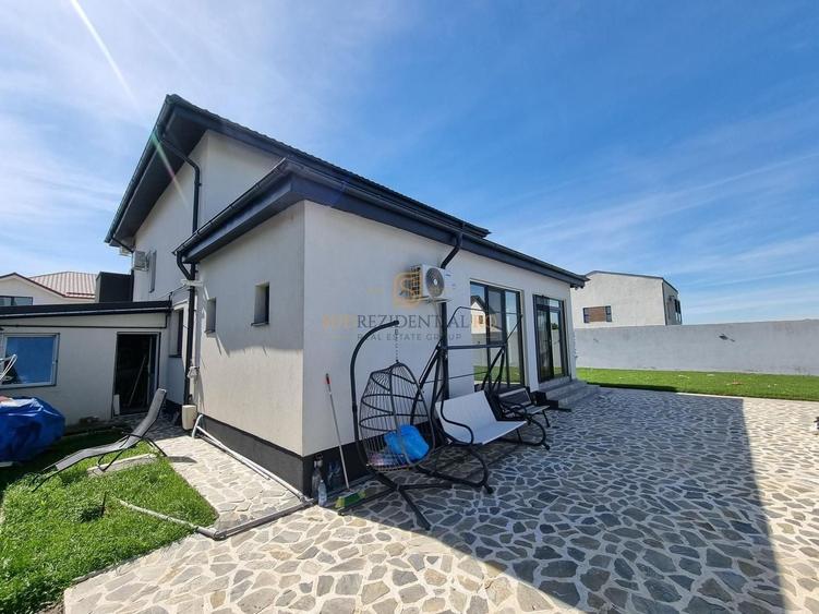 Casă individuală cu 5 camere cu Piscina în Exterior Est