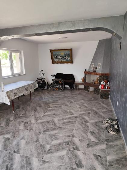 Casă individuală cu 5 camere cu Canalizare în Balș