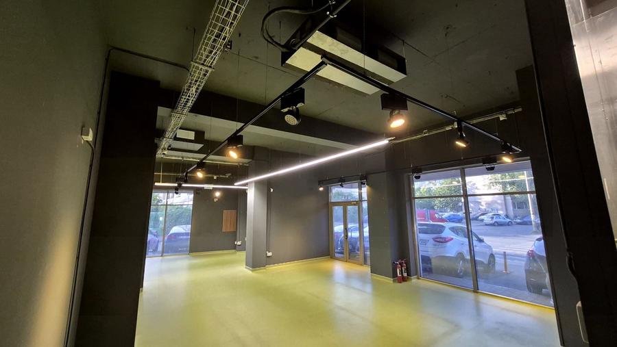 Spațiu comercial, de 143.0299987793 mp, în Vitan Mall