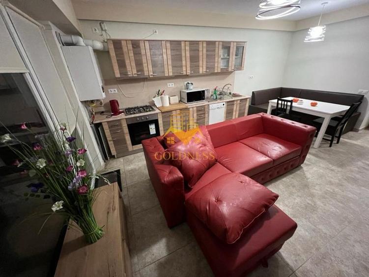 Apartament cu 3 camere semidecomandat, mobilat în Central
