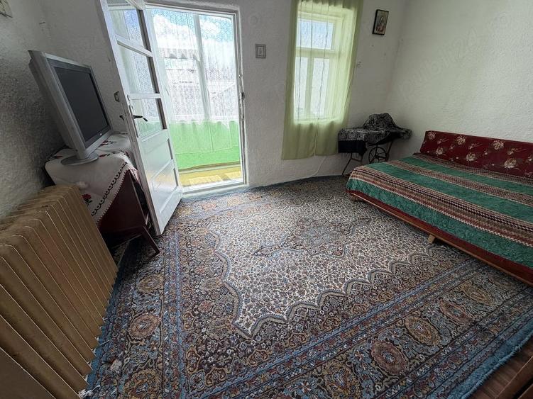Casă cu 7 camere cu Teren 363 Mp în Central