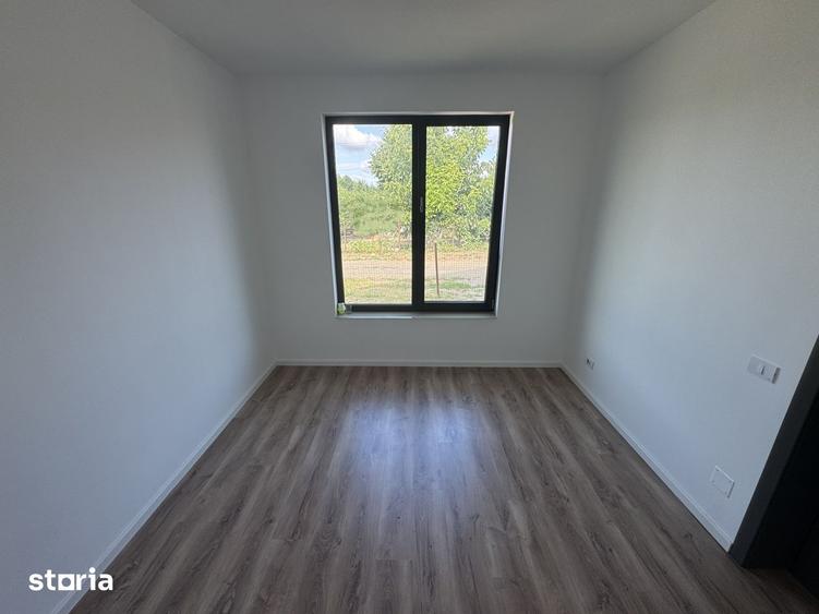 Casă cu 3 camere cu Teren 450 Mp în Holboca