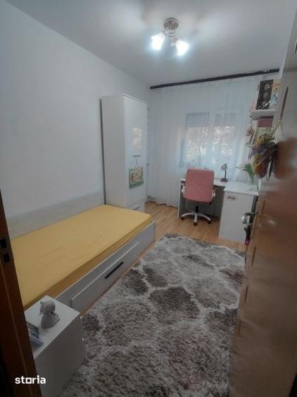 Apartament cu 4 camere în Vitrometan
