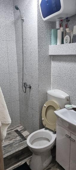 Garsonieră decomandată în Vest