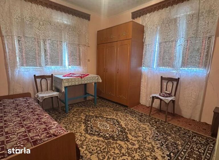 Casă cu 5 camere cu Teren 2380 Mp în Bârsănești
