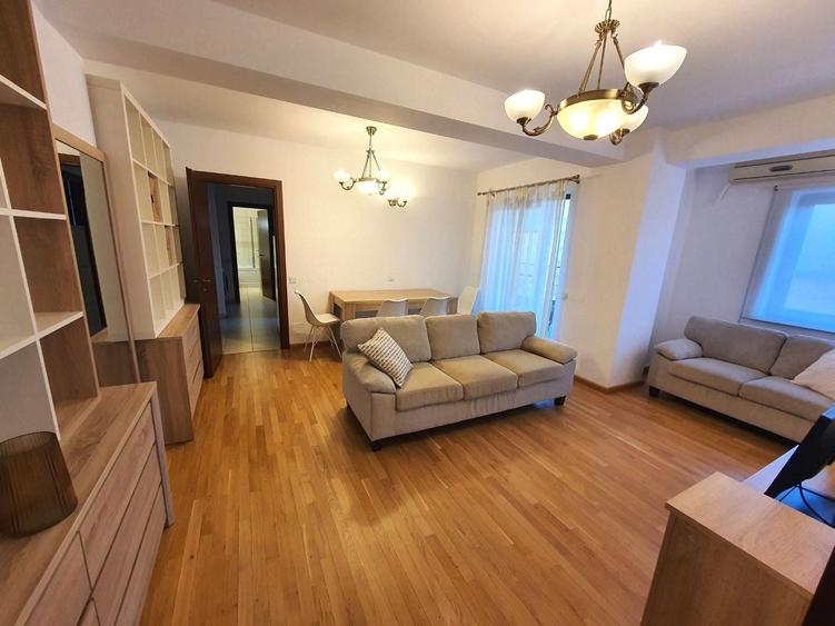 Apartament cu 3 camere în P-ța Muncii
