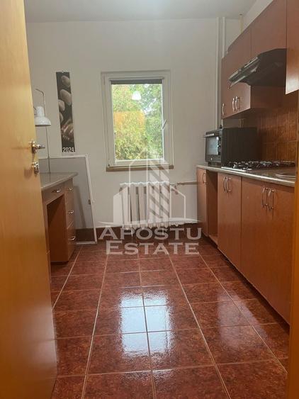 Apartament cu 2 camere semidecomandat, mobilat în Spitalul Județean