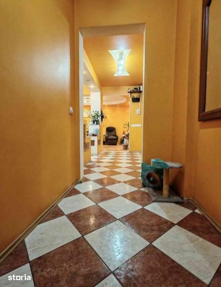 Apartament cu 4 camere decomandat în Rogerius