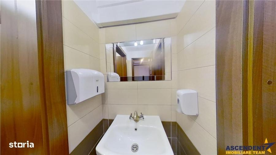 Spațiu comercial, de 100 mp, în Ultracentral