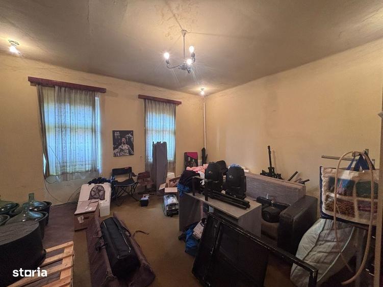 Casă cu 4 camere decomandat cu Teren 450 Mp în Budai