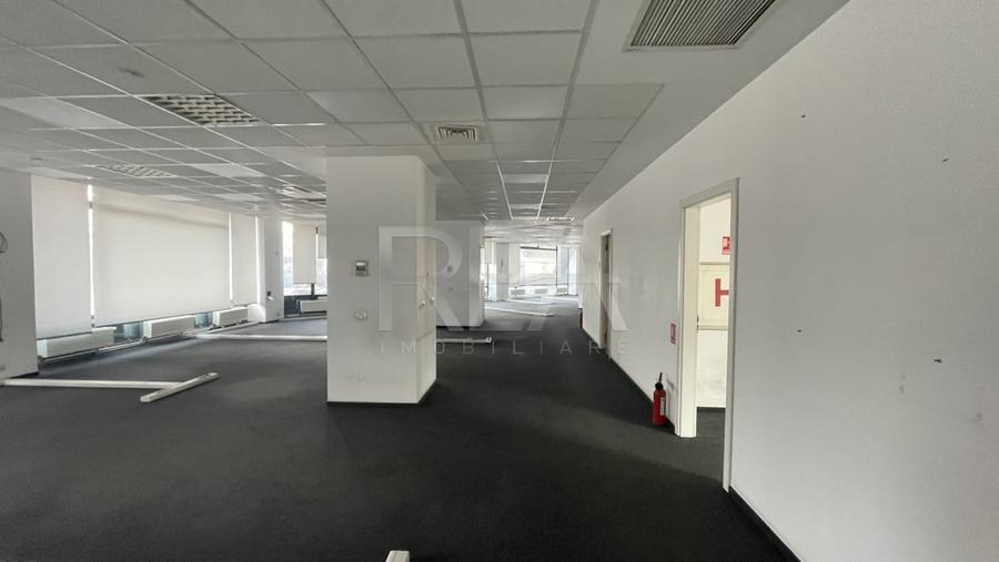 Spațiu comercial, de 523.33001708984 mp, în Banu Manta