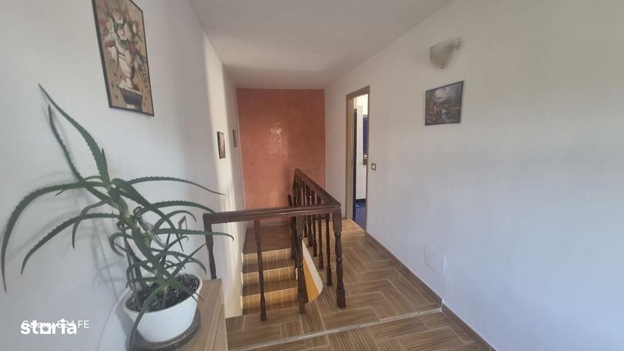 Casă cu 4 camere în Piatra