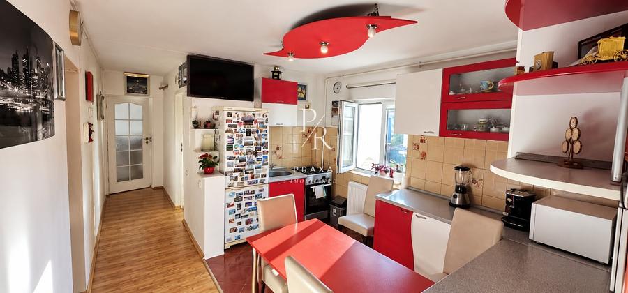 Apartament cu 2 camere semidecomandat, mobilat în Florești