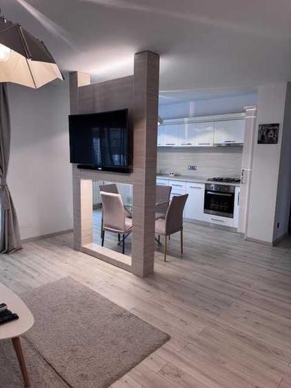Apartament cu 3 camere decomandat în Ultracentral