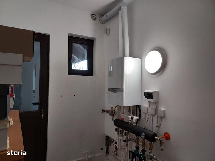 Casă cu 4 camere în Moara