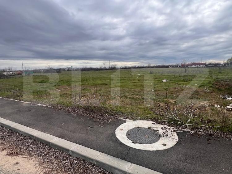 Teren Construcții extravilan de 2160 mp, în Cernele