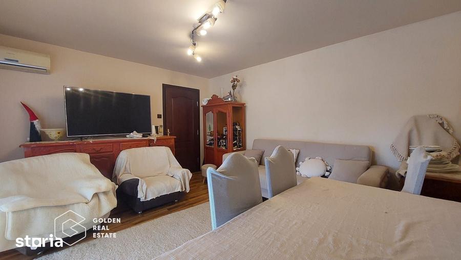 Apartament cu 3 camere decomandat în Podgoria