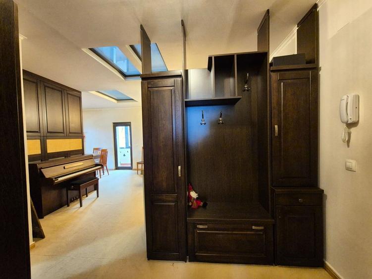 Apartament cu 3 camere decomandat în Poiana Brașov
