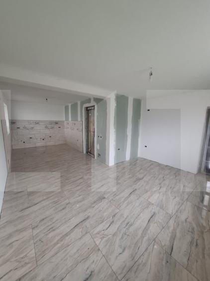 Casă individuală cu 7 camere cu Teren 1045 Mp în Central
