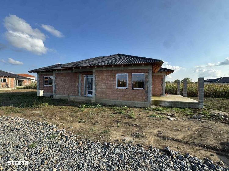 Casă cu 3 camere în Păulești
